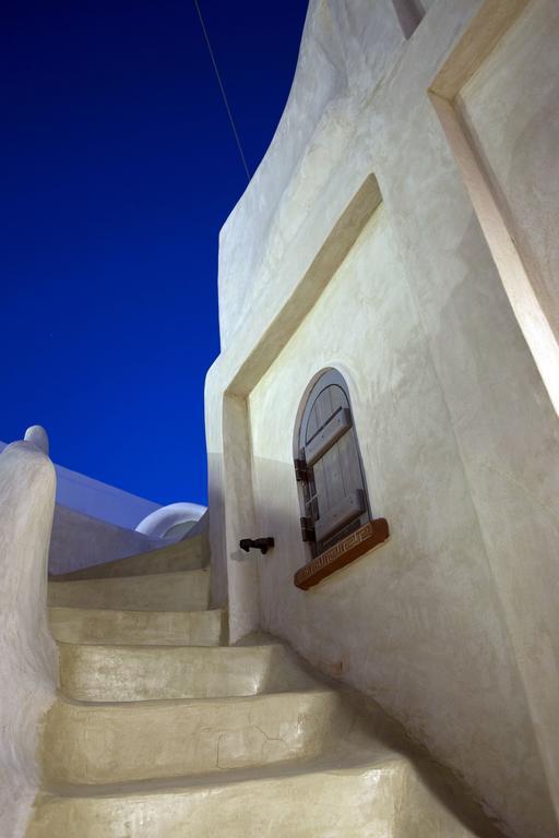 αura Cave Villa *