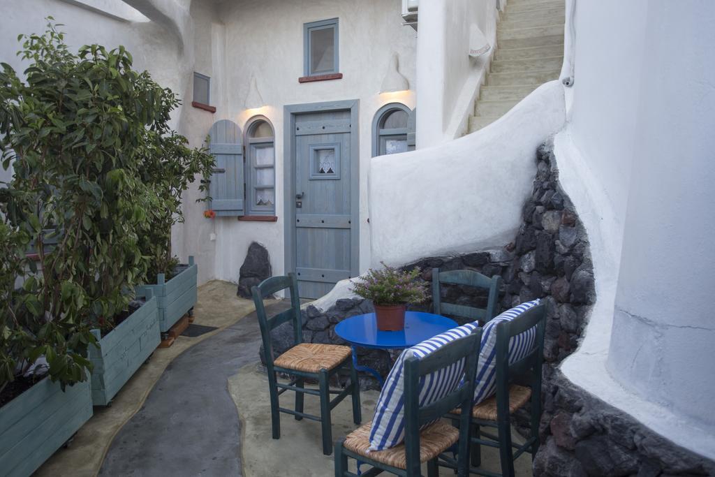αura Cave Fira (Santorini)