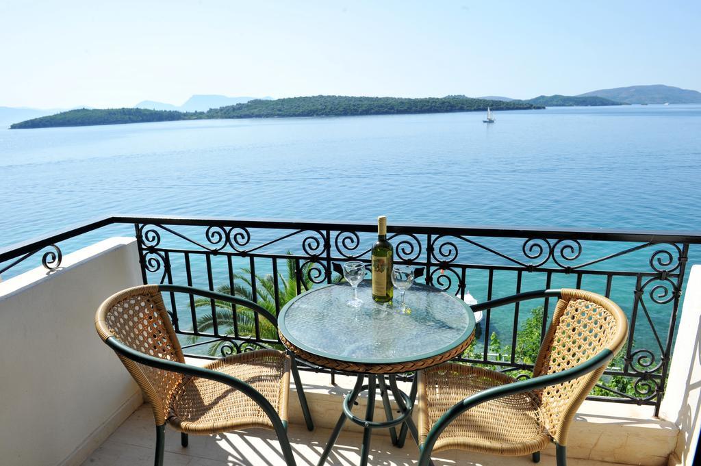 Logan's 2* Nydri (Lefkada)
