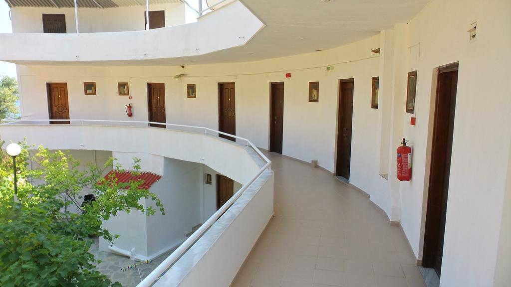 Studios Kaintas * Agia Paraskevi (Kassandra)