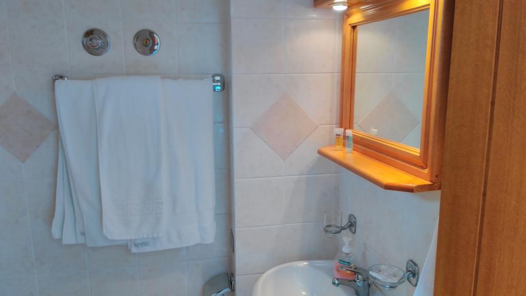 Posidonia Aparthotel 3*