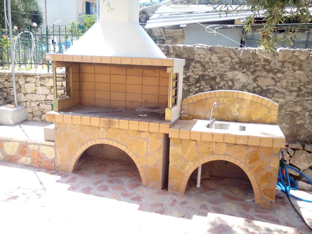 Androniki Villa *