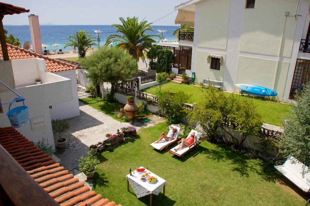 Apartment Traditional Arsanas *