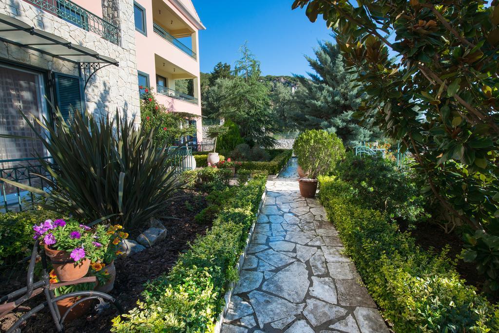 Apartment Pirofani *