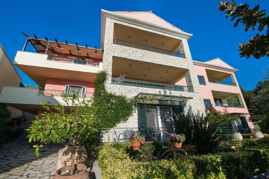 Pirofani Apartment