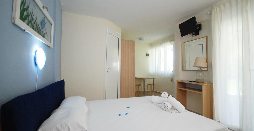 Apartment Thalassenia & 3 *