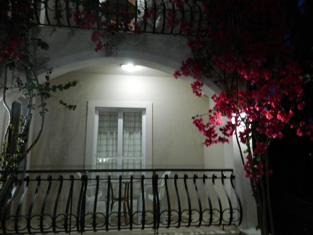 Studio Romantica Laganas