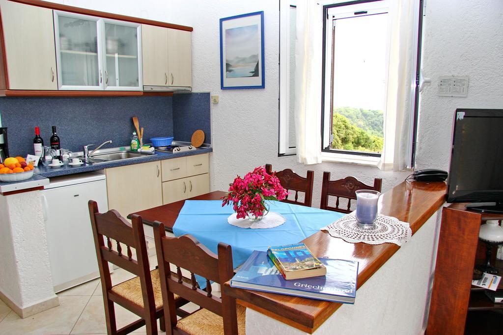 Helidonia Apartment Loutra Kyllinis