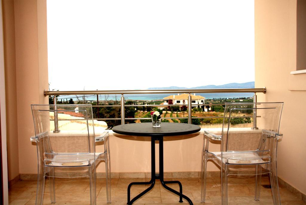 Petra Luxury And * Corinth