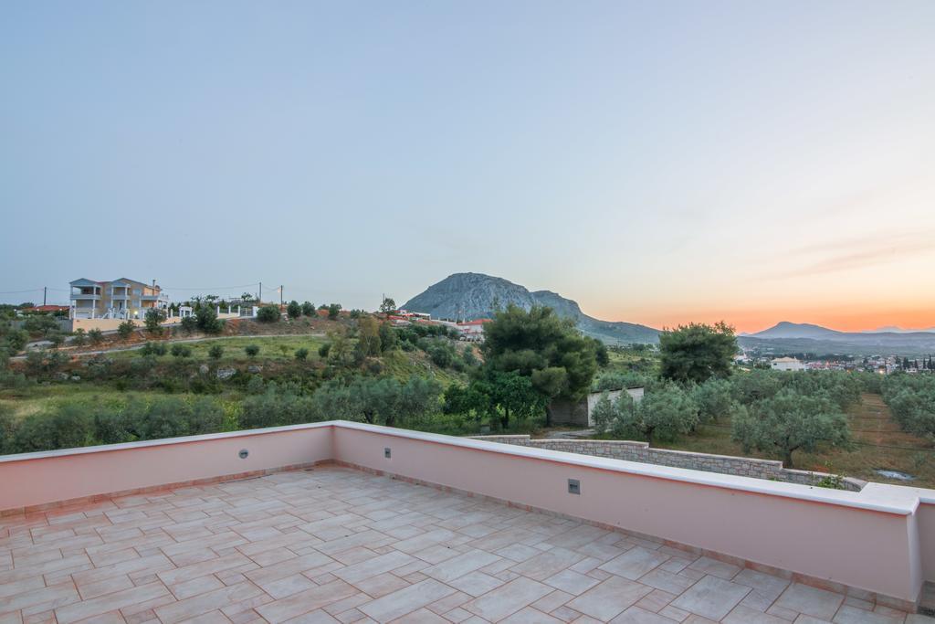 Petra Luxury And * Corinth