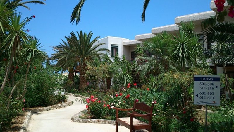 Sandy Hotel