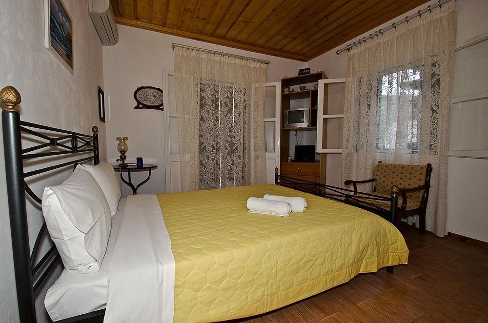 Aparthotel Pine Trees 2*