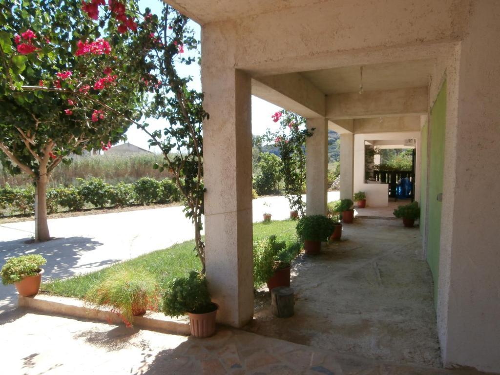 Pansion Porto Tsi Ostrias 3*
