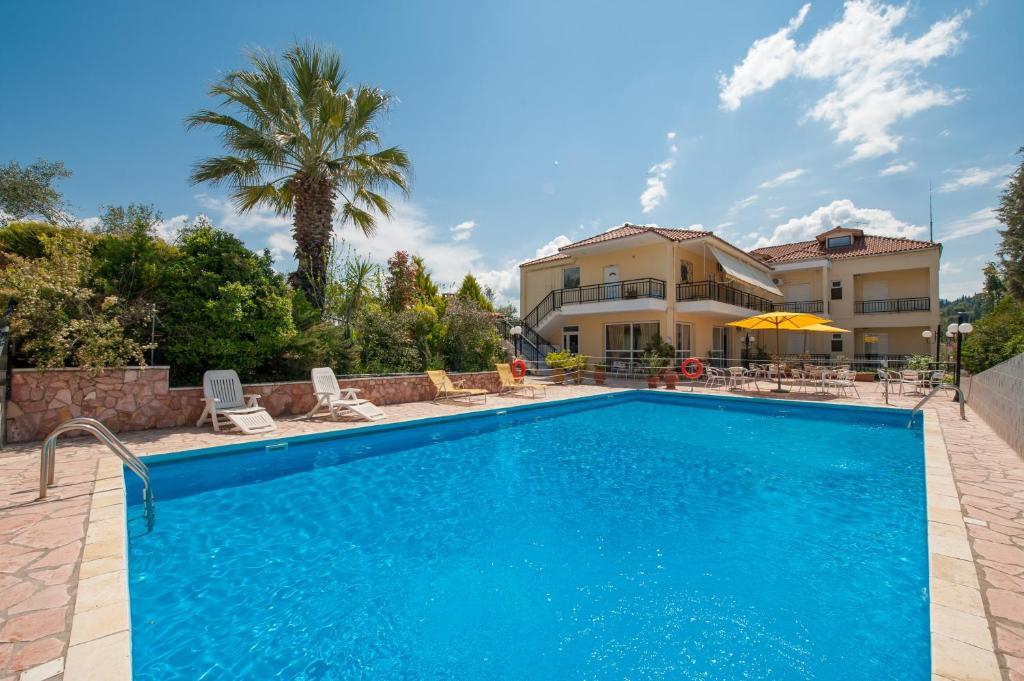 Athina Hotel 3*