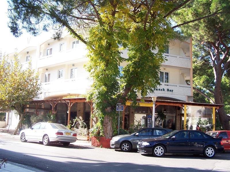 Aparthotel Fantasia 2*