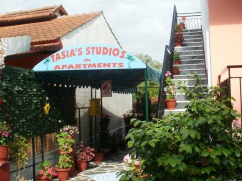 Tasias Studios Apartment *