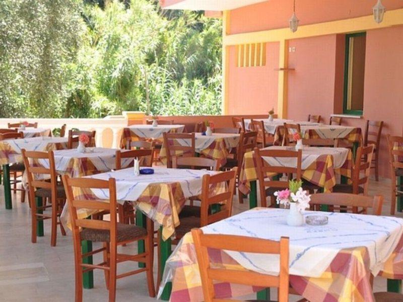 Penelope Hotel Mpoukaris