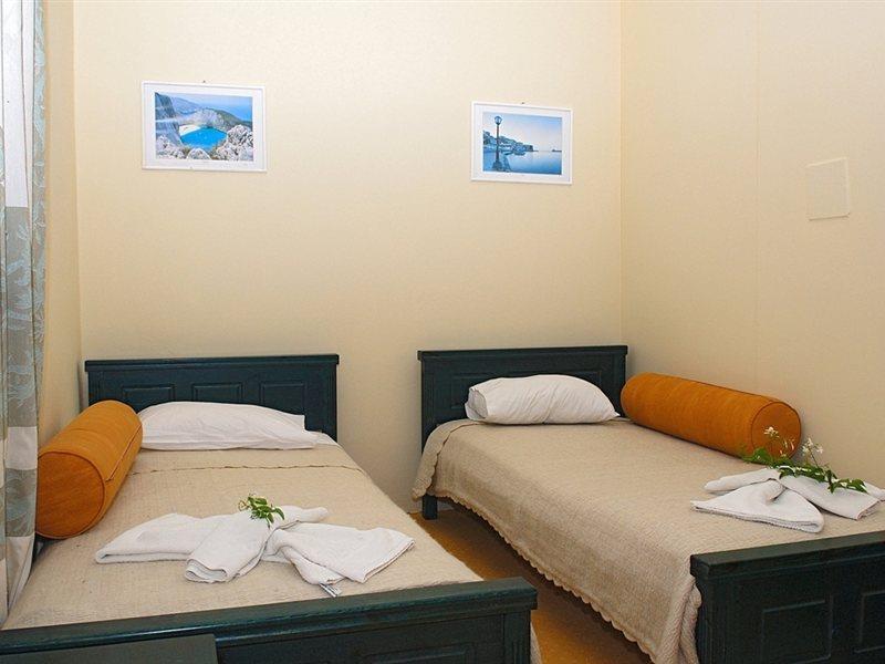 To Spitaki Tou Papa Hotel