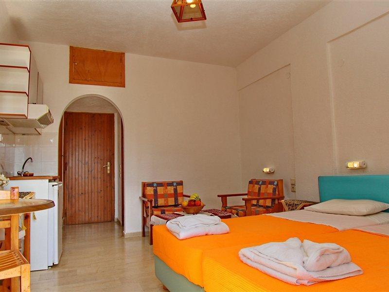 Anatoli Aparthotel 2*