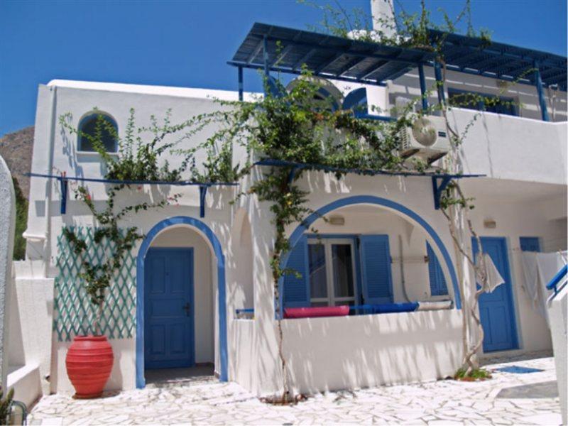 & Joanna Perissa (Santorini)