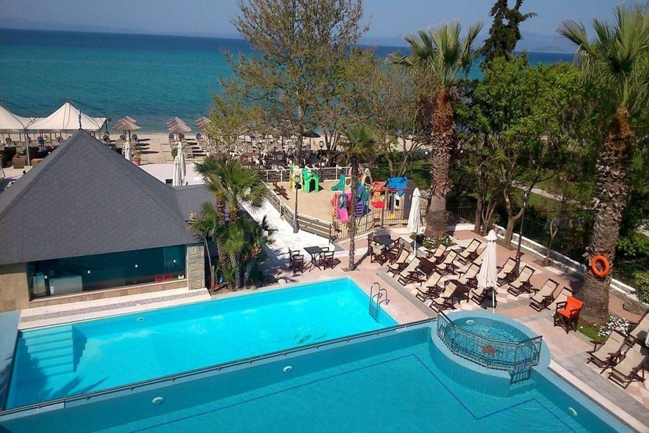 Naias Aparthotel 3*