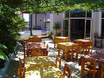 Kourkoumelata Apartment
