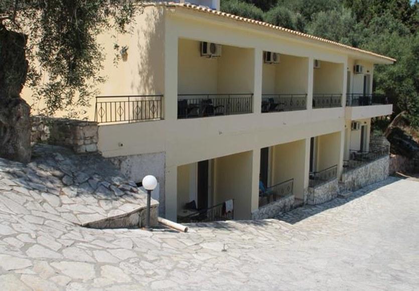 Amfitriti & Hotel Lakka (Paxos)