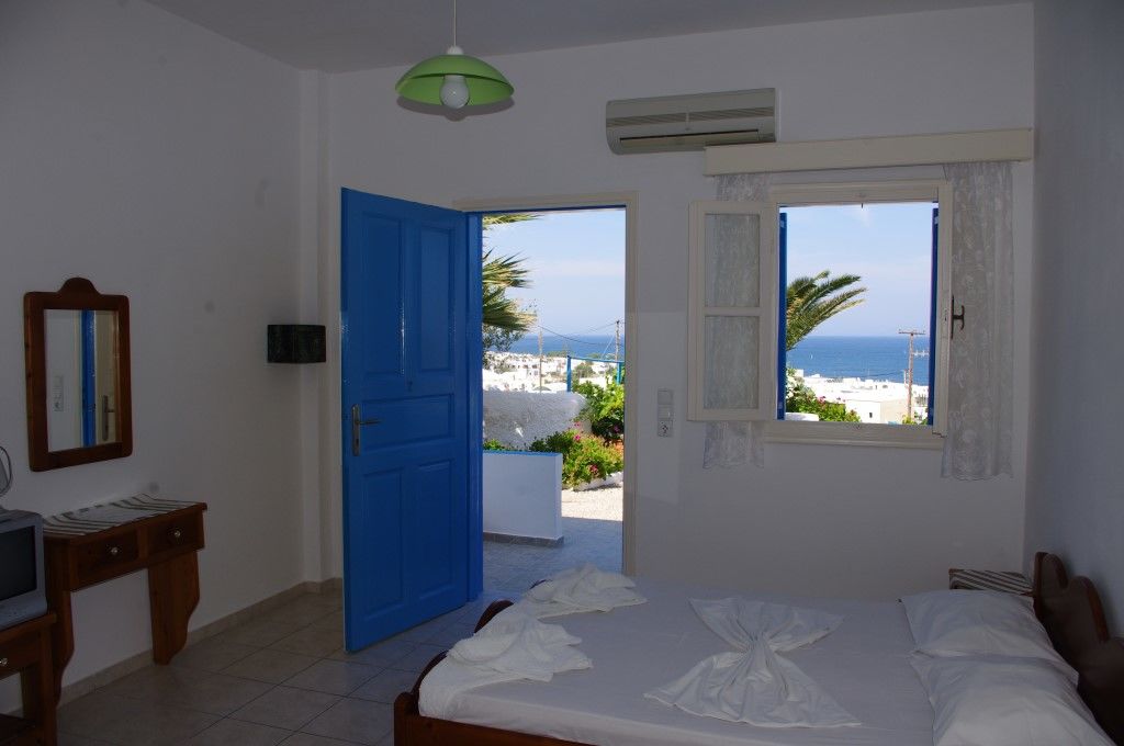 Ancient Thera 2* Perissa (Santorini)