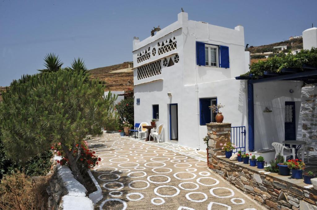 Peristerionas Apartment Tinos