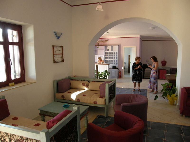 Nefeli Aparthotel 3*