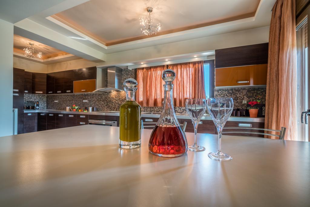 Athena's - Ideal For Large Groups, By Zantewize Tsilivi (Zakynthos)