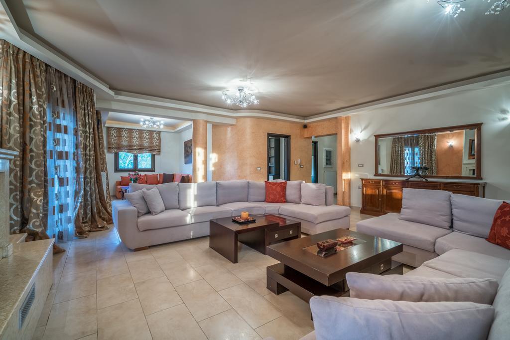 Holiday home Athena's - Ideal For Large Groups, By Zantewize