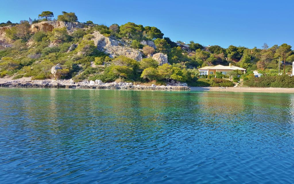 Oikonomou Luxury Vouliagmeni Lake