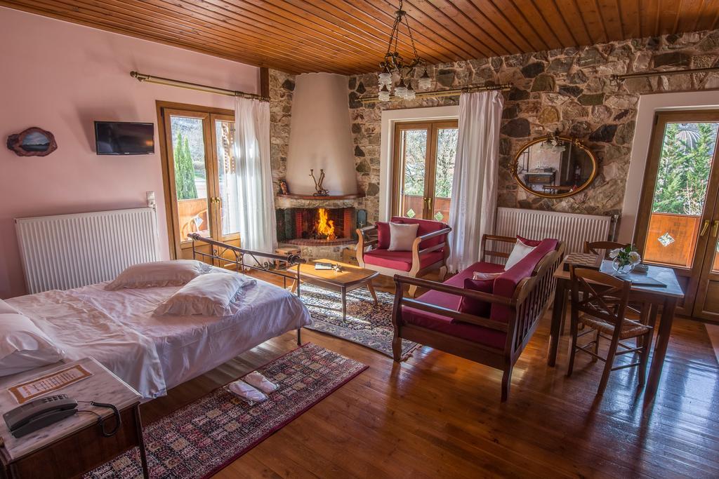 Merses Mikro Chorio (Central Greece)