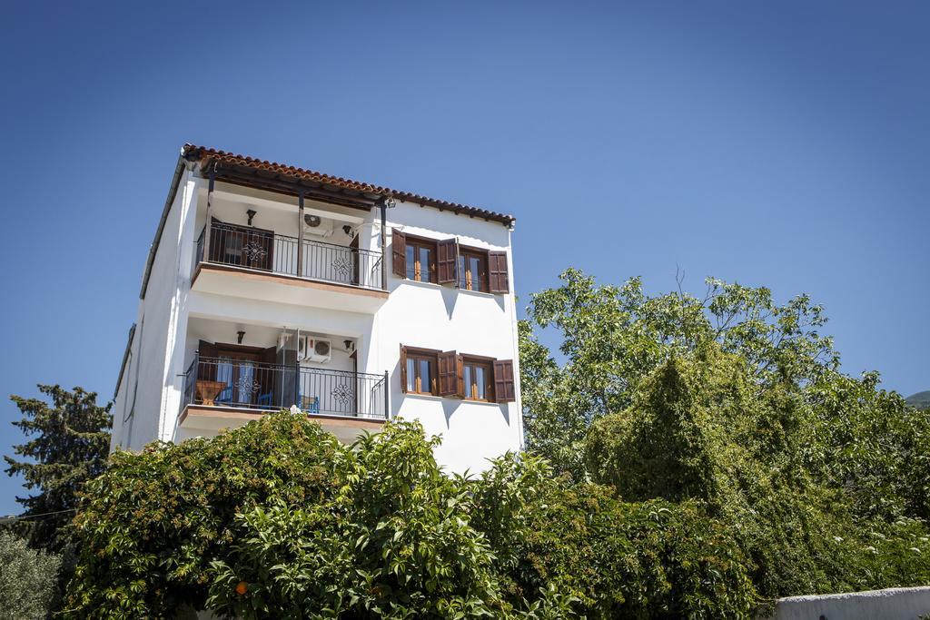 Seranides Boutique 2*