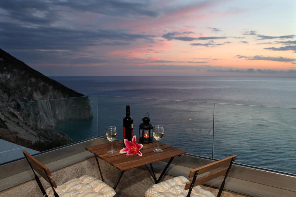 Milos Paradise Luxury Villa Agios Nikitas
