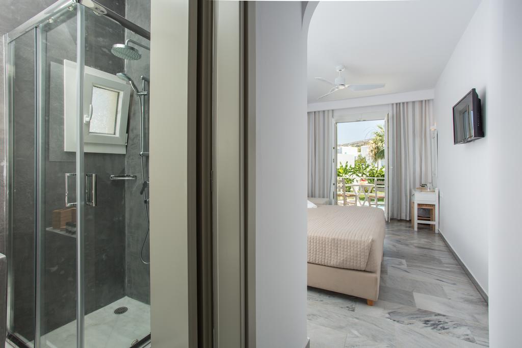 Hotel Paros 3*