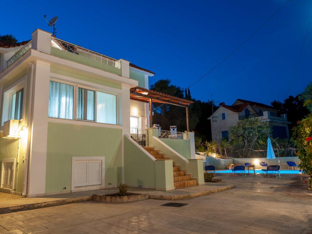Bee's Knees Retreat Villa Pesadha