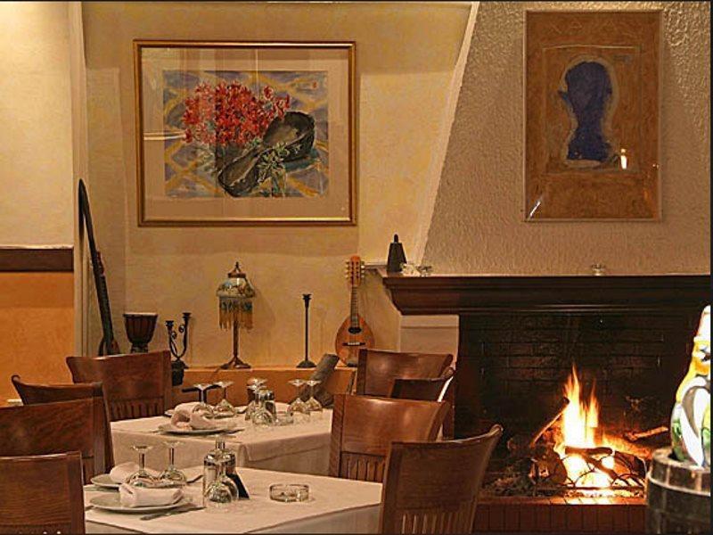 Iniohos Hotel