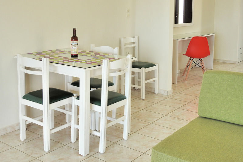 Nanakis Aparthotel