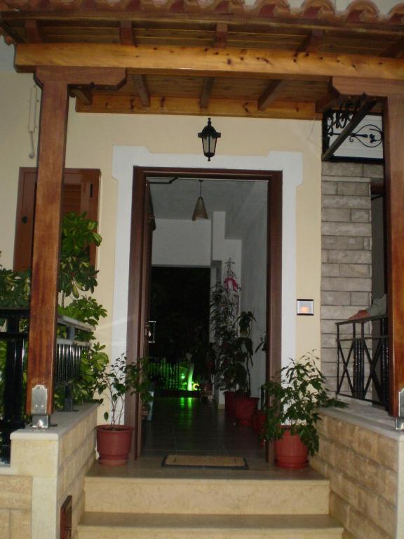 Zoi * Skiathos Town