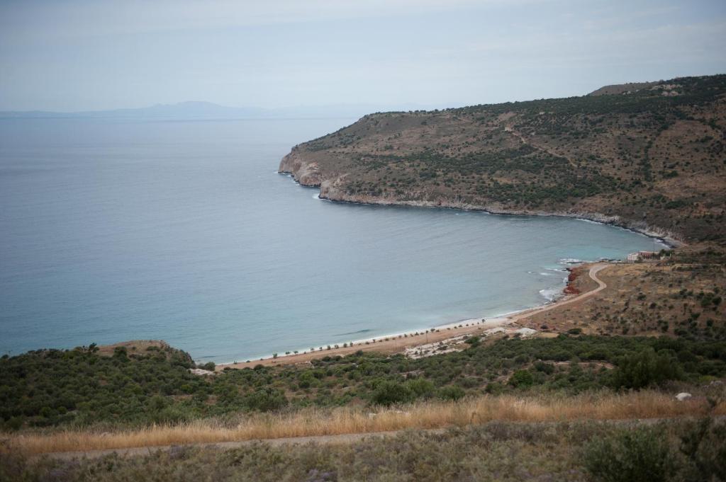 Arapakis Historic Castle Pyrgos Dirou