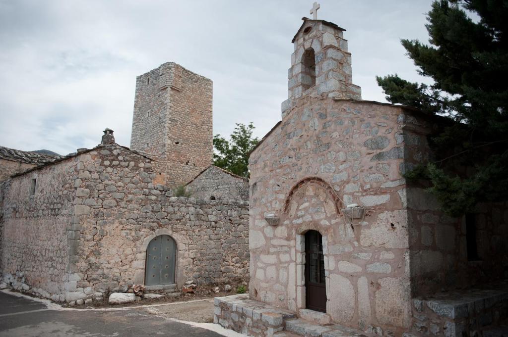 Arapakis Historic Castle Aparthotel