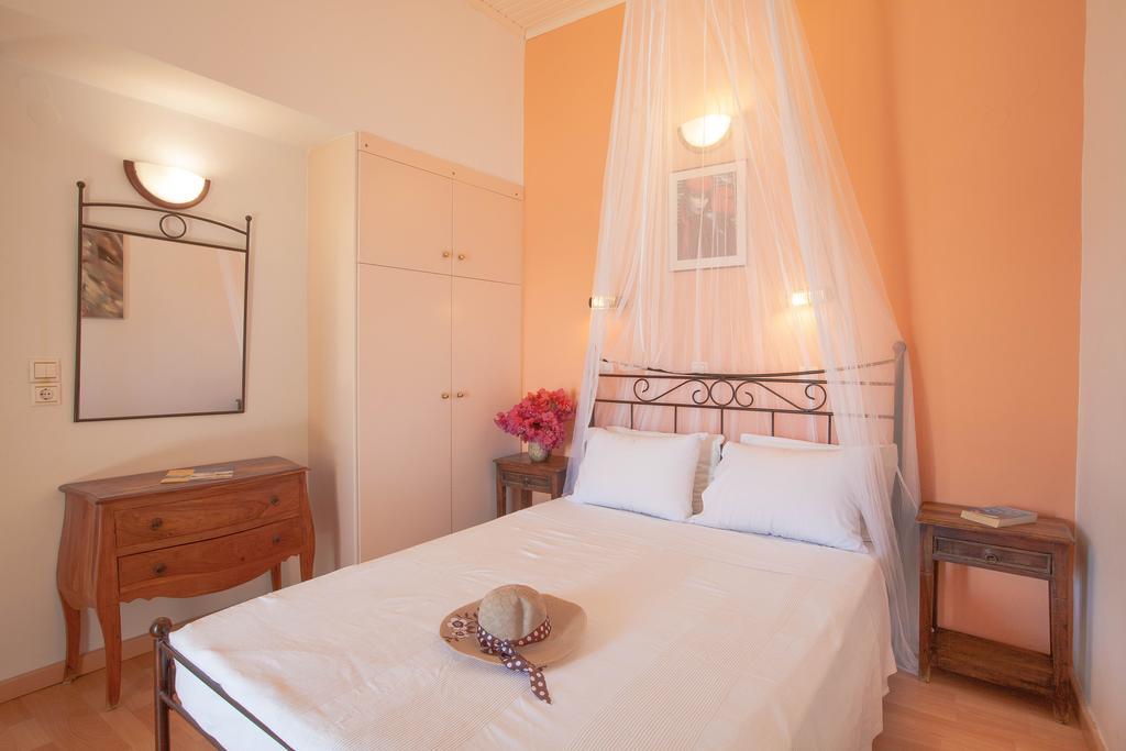 Mari & Maisonettes Apartment *