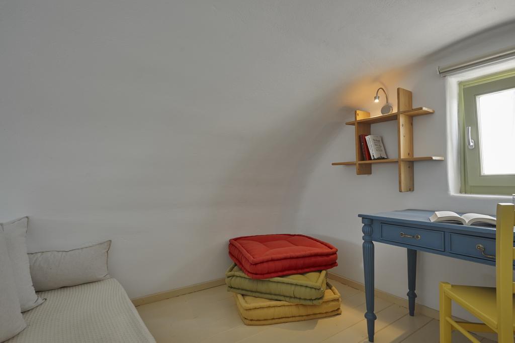 Agrikoia * Oia (Santorini)