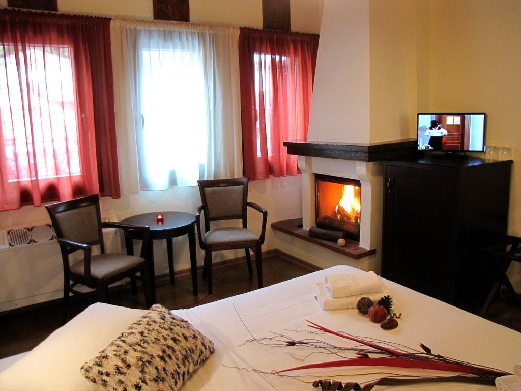Mirovoli Hotel