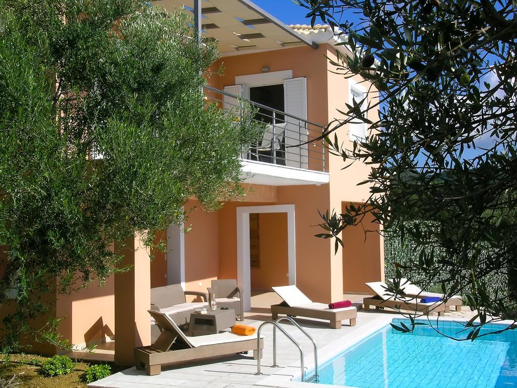 Schiza Houses Finikounta