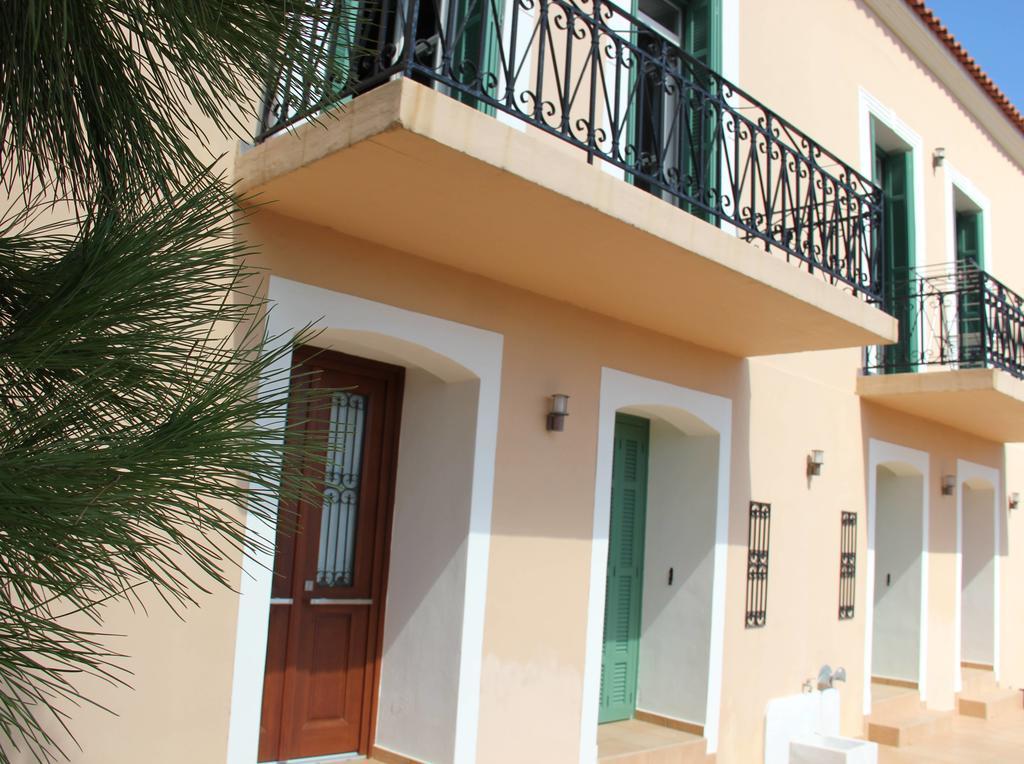 Karmi Andros Apartment