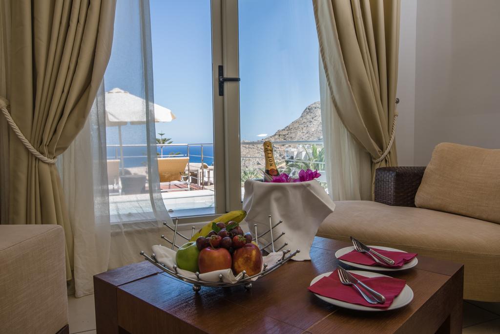 Antinea & Hotel 4*