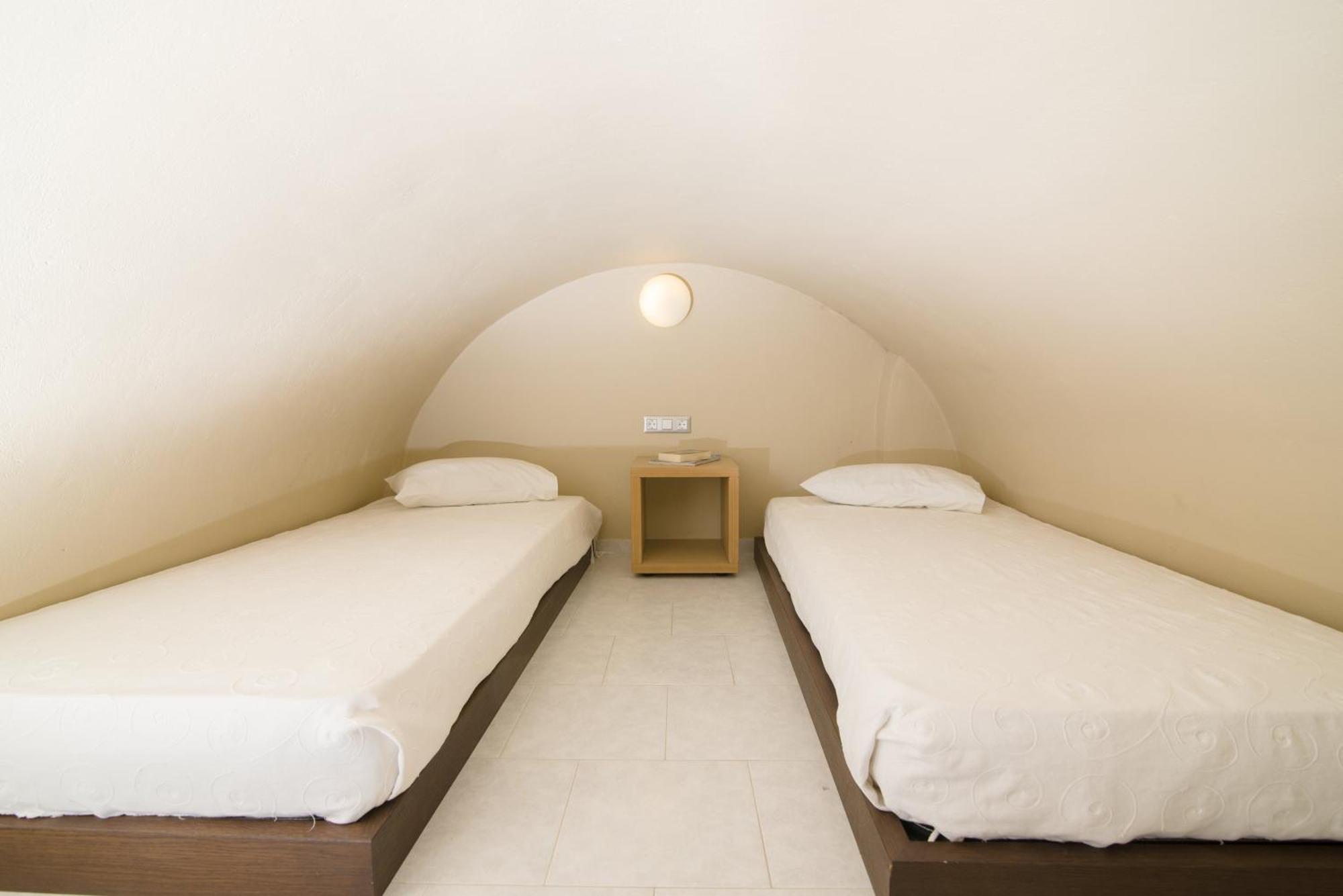 Antinea & Hotel 4*